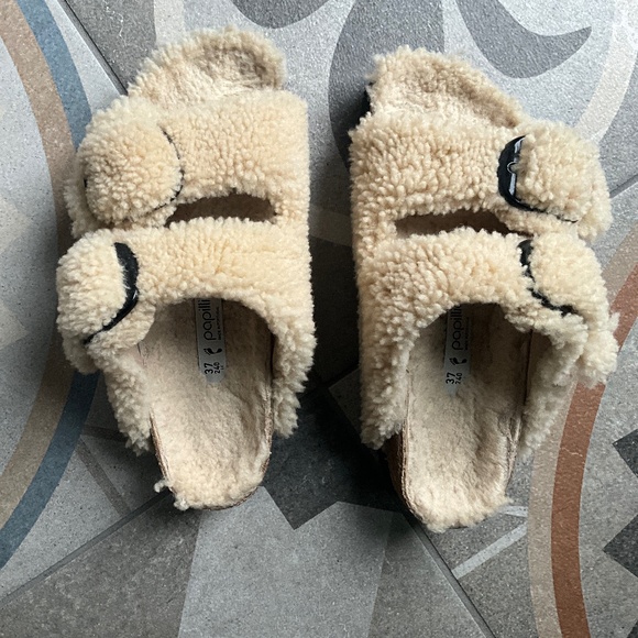 Arizona Big Buckle Genuine Shearling Slide Sandal Eggshell Size 37 - Picture 9 of 11